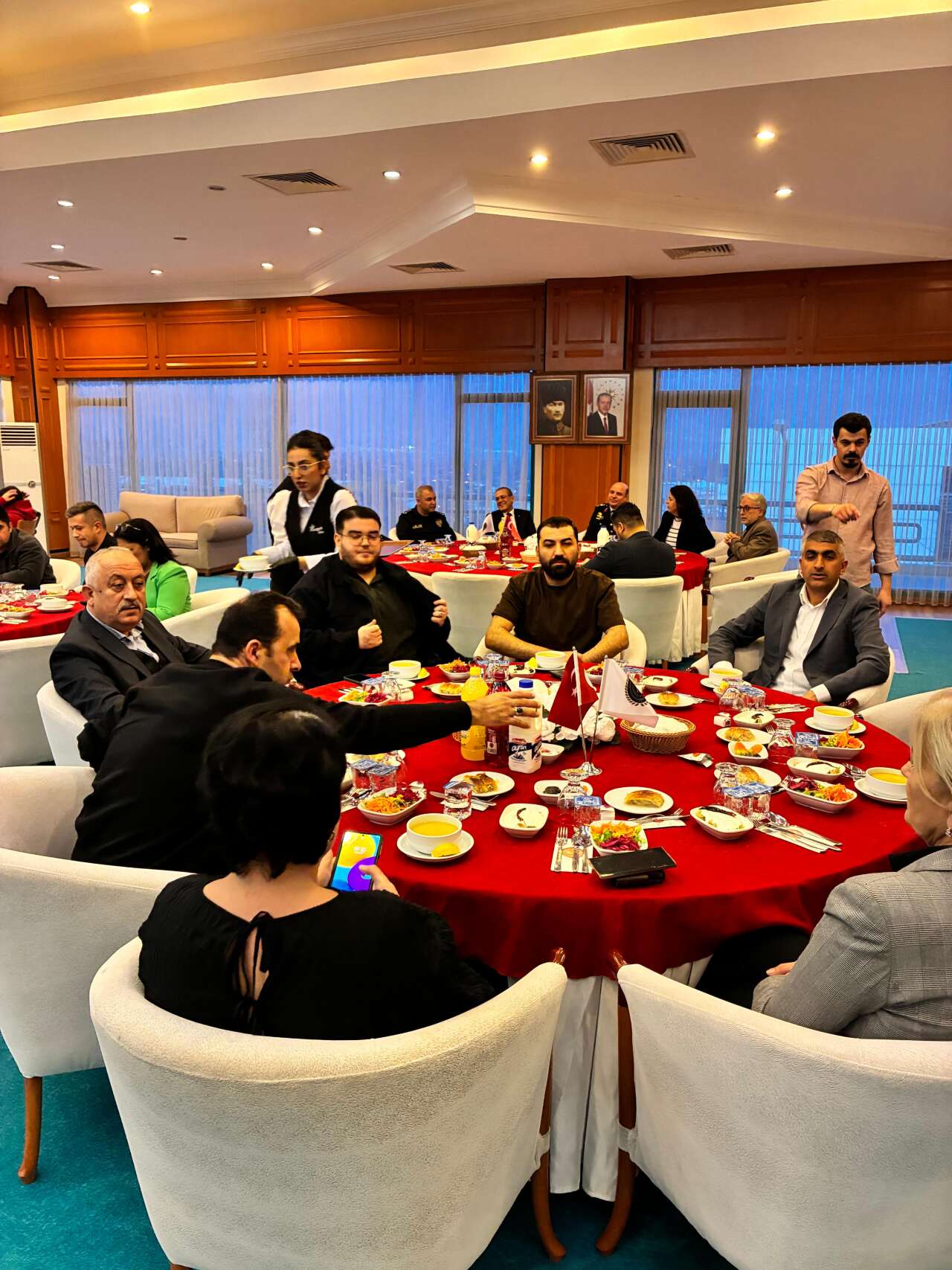 EMŞAV’dan Görkemli İftar Yemeği 16